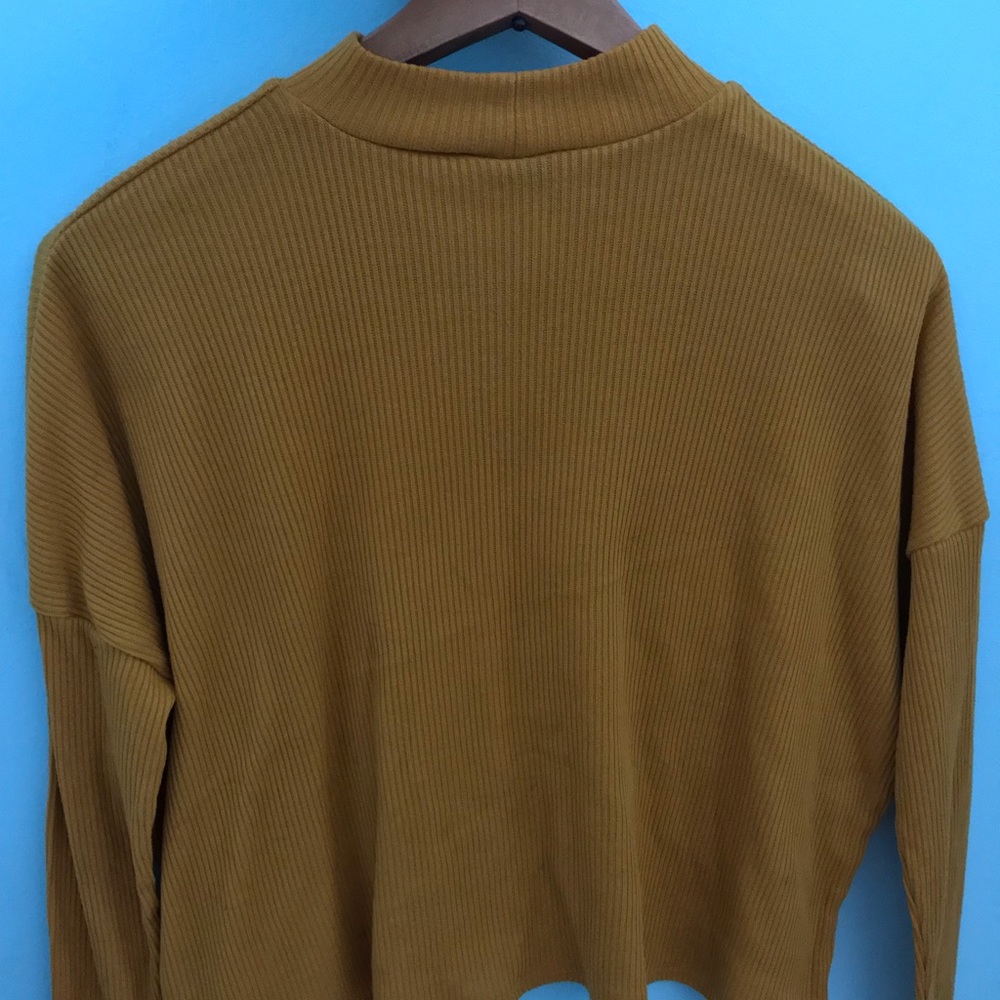 Long sleeve half turtle neck top